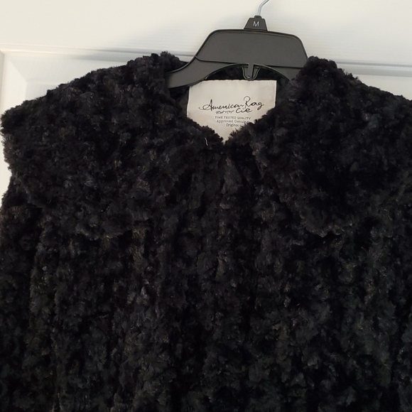 Faux jacket with collar, waist length, size small - Picture 2 of 4